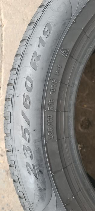 2 anvelope iarna Pirelli 235/60/19,dot 2024.Pretul este pe bucata.