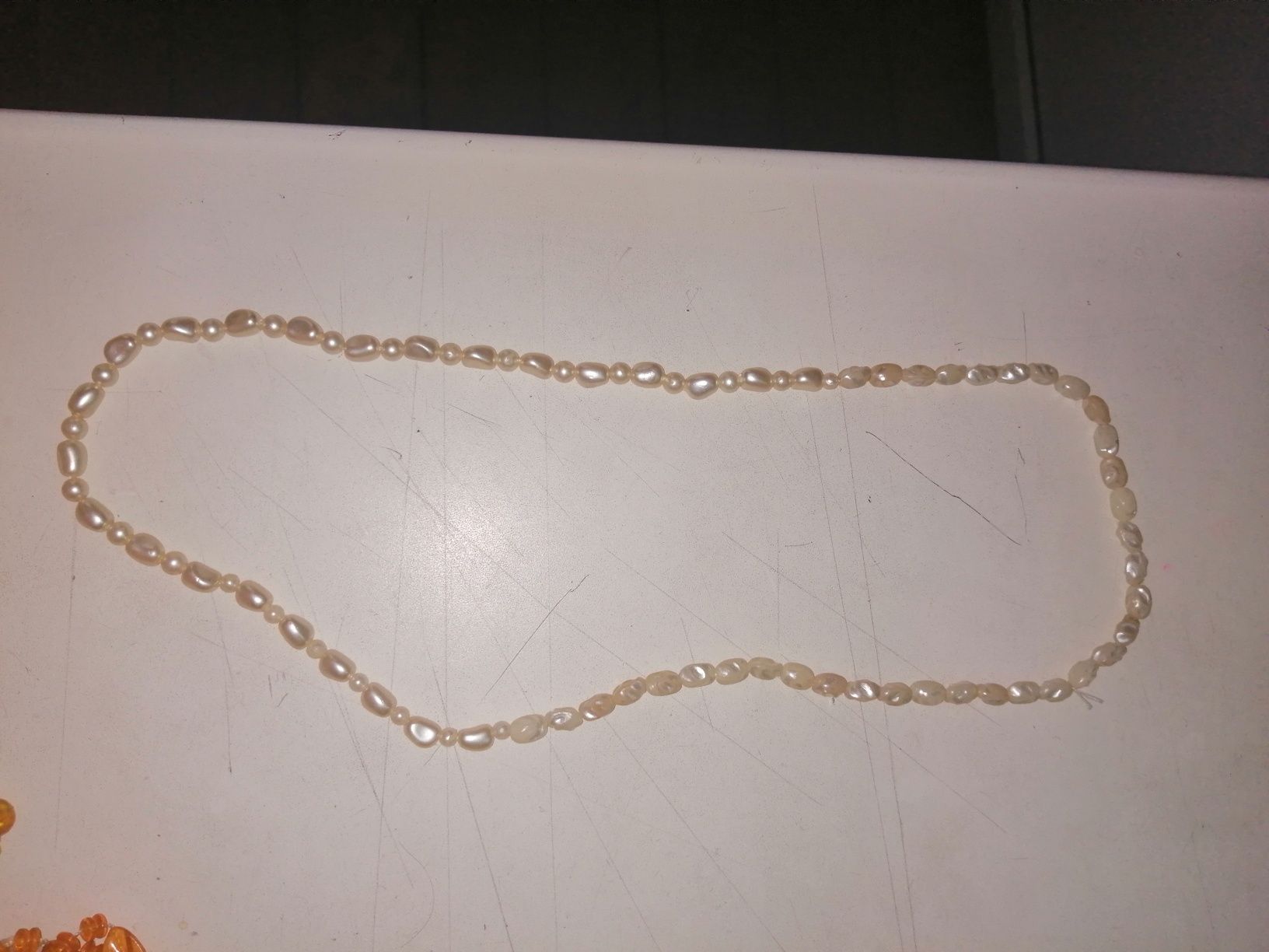 Продам бусы разные стеклянные и жемчуг
