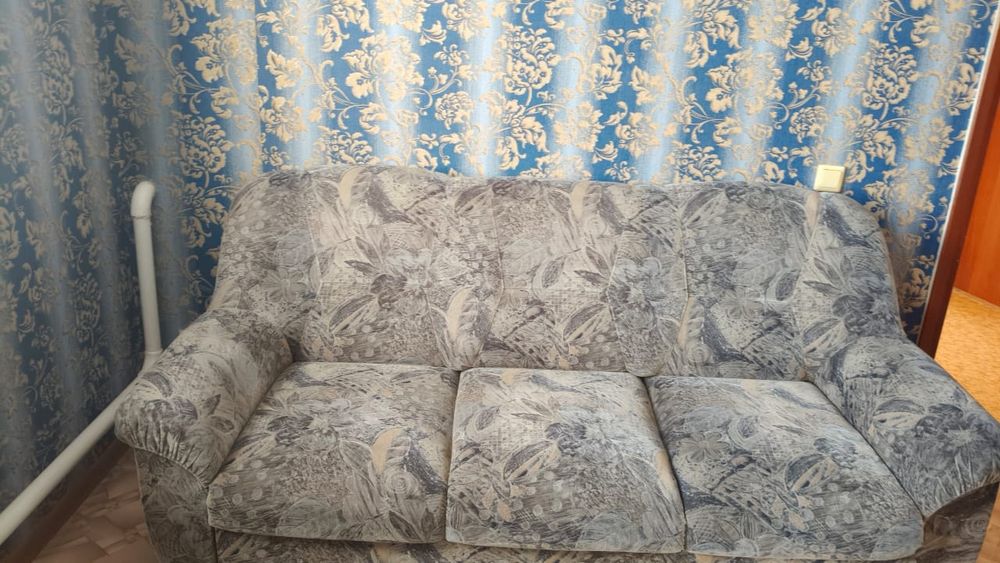 Диван, и 2 кресла