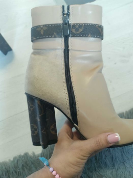 Страхотни Къси Боти