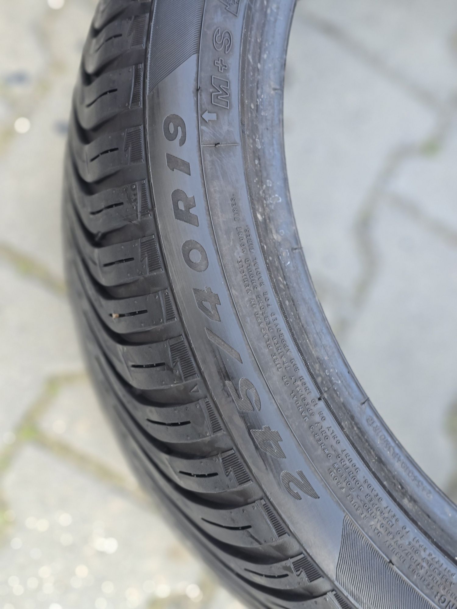 245 40 19 maxxis