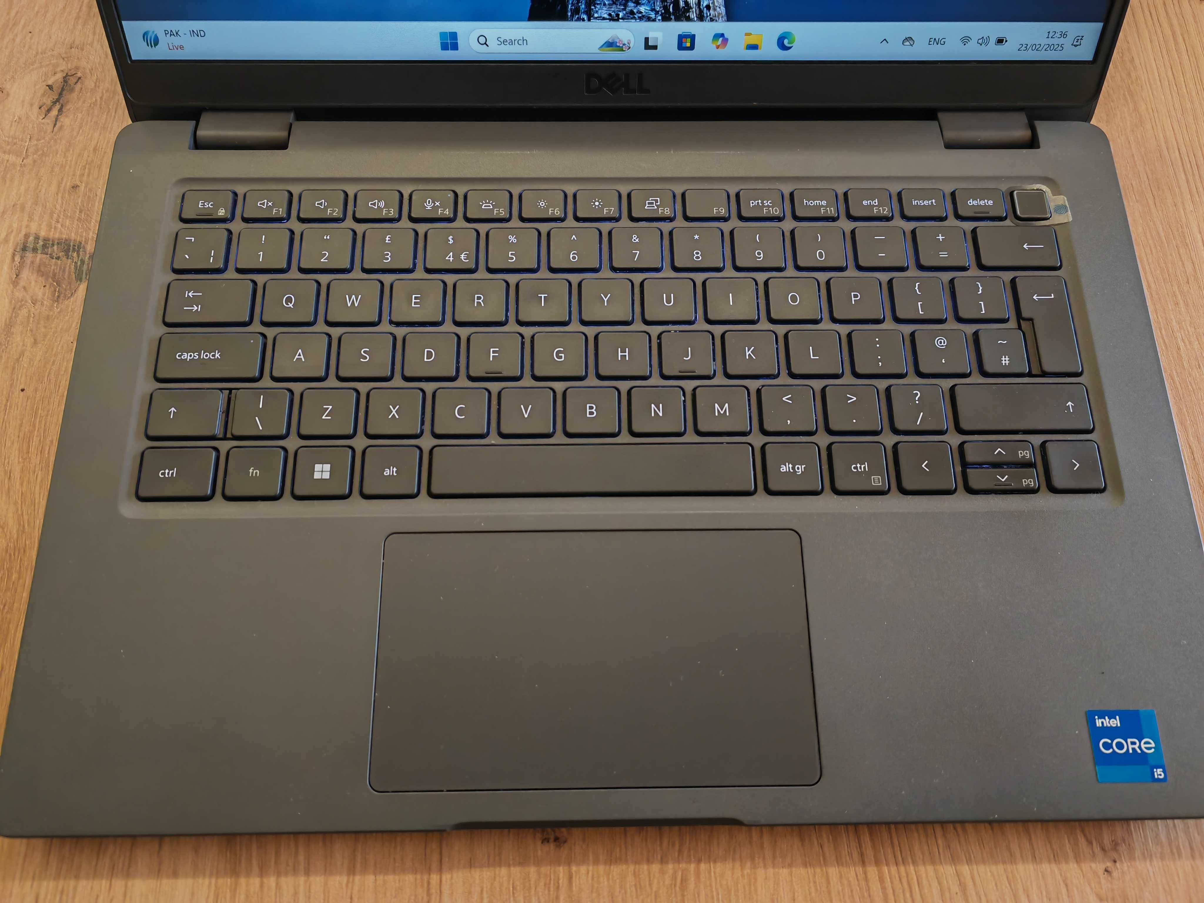 Нов лаптоп Dell Latitude с 10-ядрен i5-1235U и 14'' FHD 512 GB/16GB