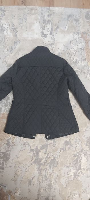 Vand geaca dama marimea 36 marca Esprit