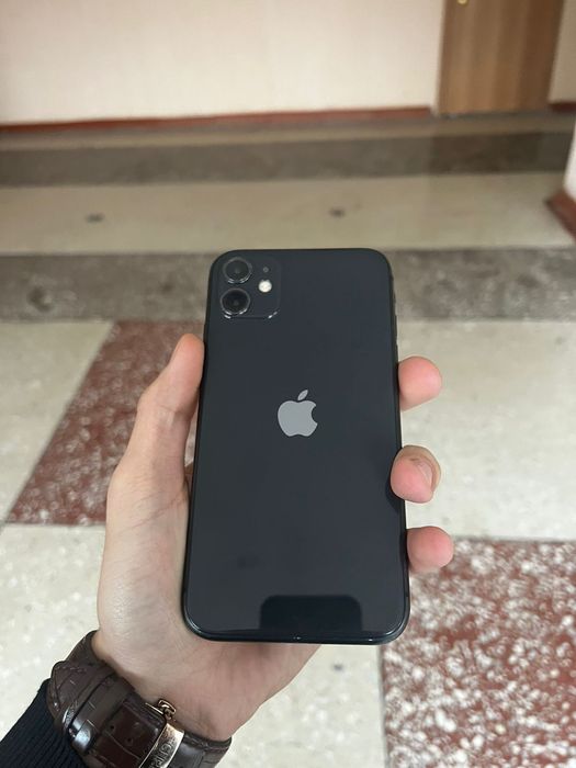 Продам айфон 11.