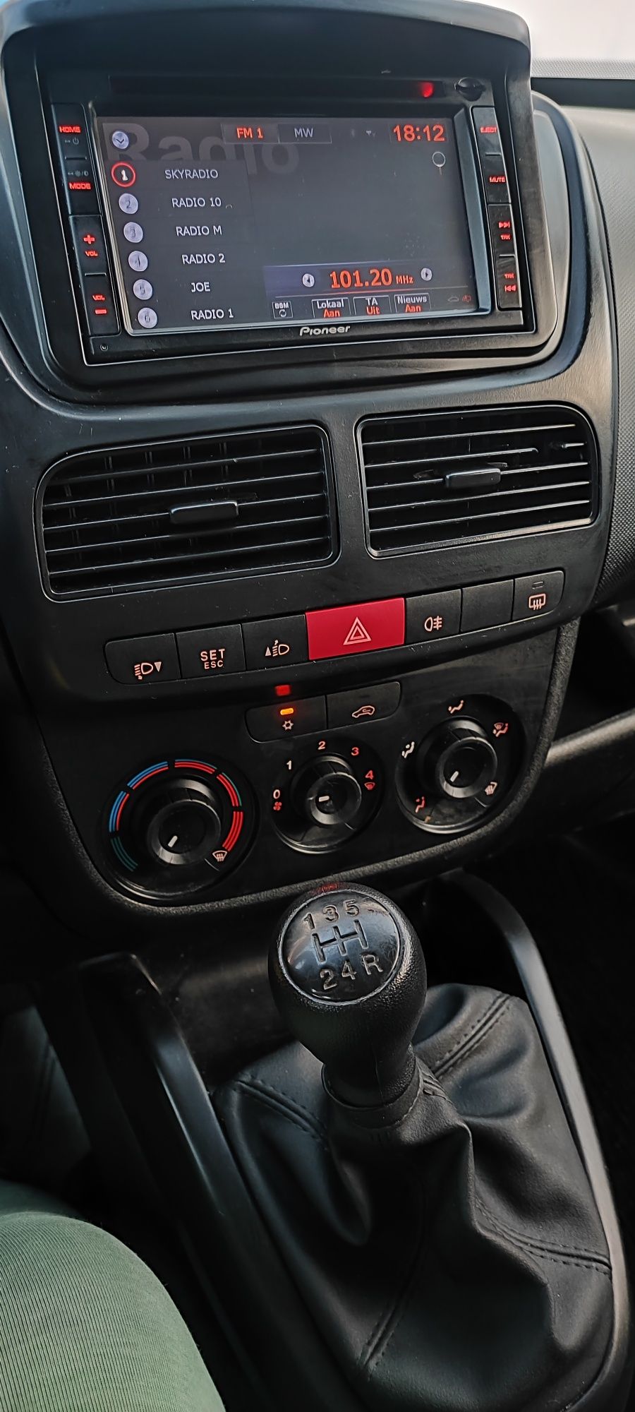 Opsl combo 1.3 cdti / 90cp / 2015 /navi/clima