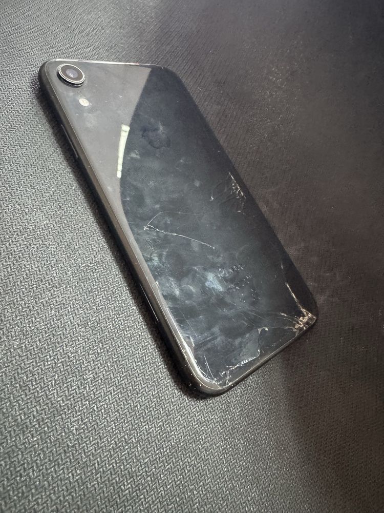 iPhone XR 64gb - с дефект