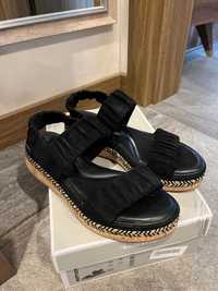 Черни сандали Tamaris