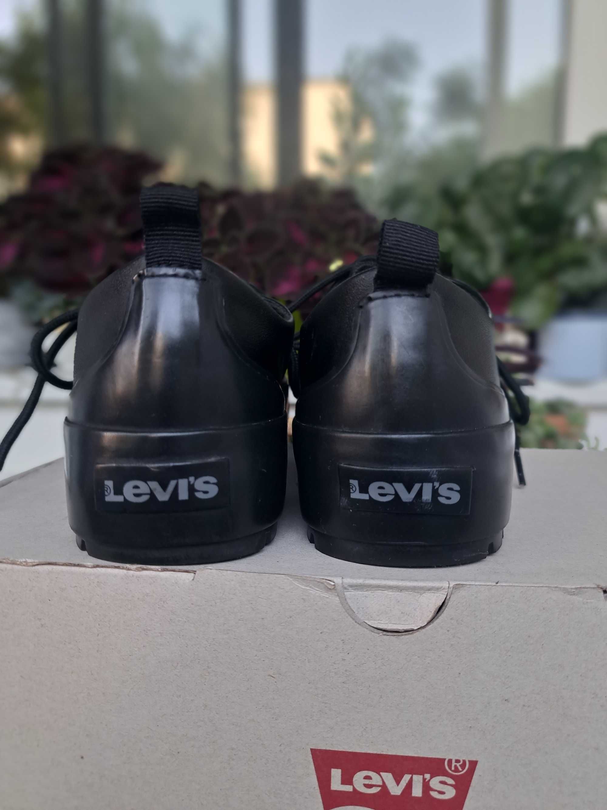 Черни кецове Levi's от еко кожа , размер 38