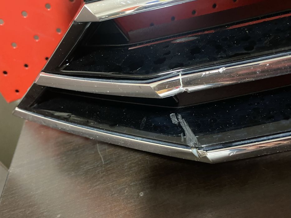 Grila radiator Vw Passat B8 nonfacelift cu distronic/ acc