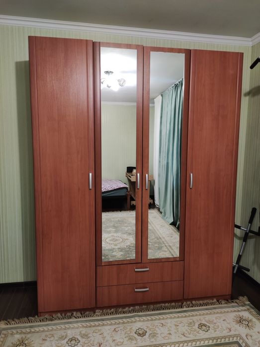 Шкаф в отличном состояний, покупали в Калинке