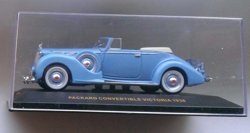 Macheta Packard Convertible Victoria 1938 - IXO Museum 1/43 noua