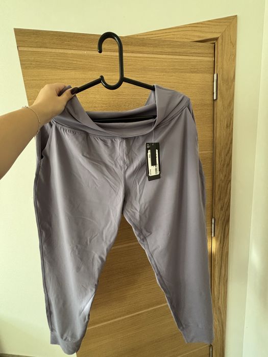 Продавам  дрехи