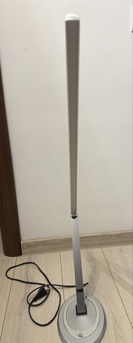 Lampa de masa pentru manichiura