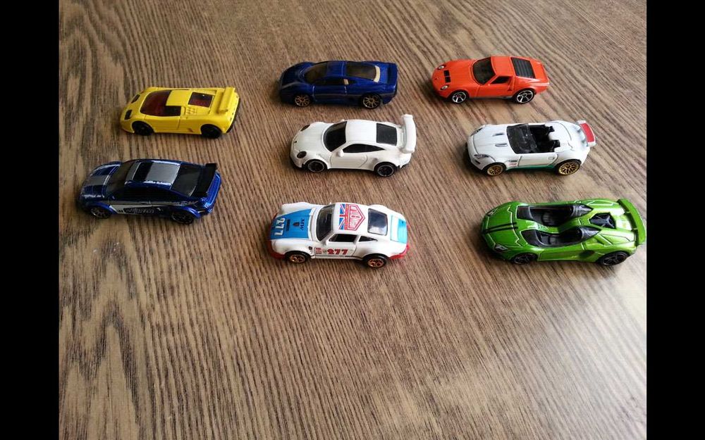 Лот колички европейски модели на Hot Wheels