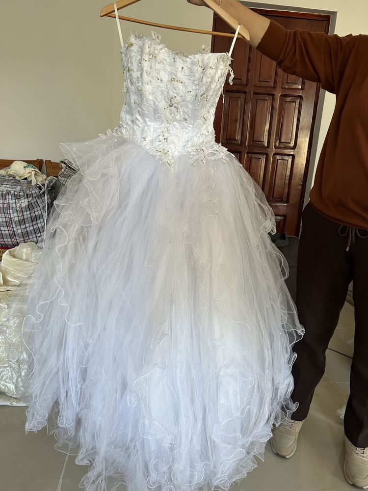 Продам свадебные платья