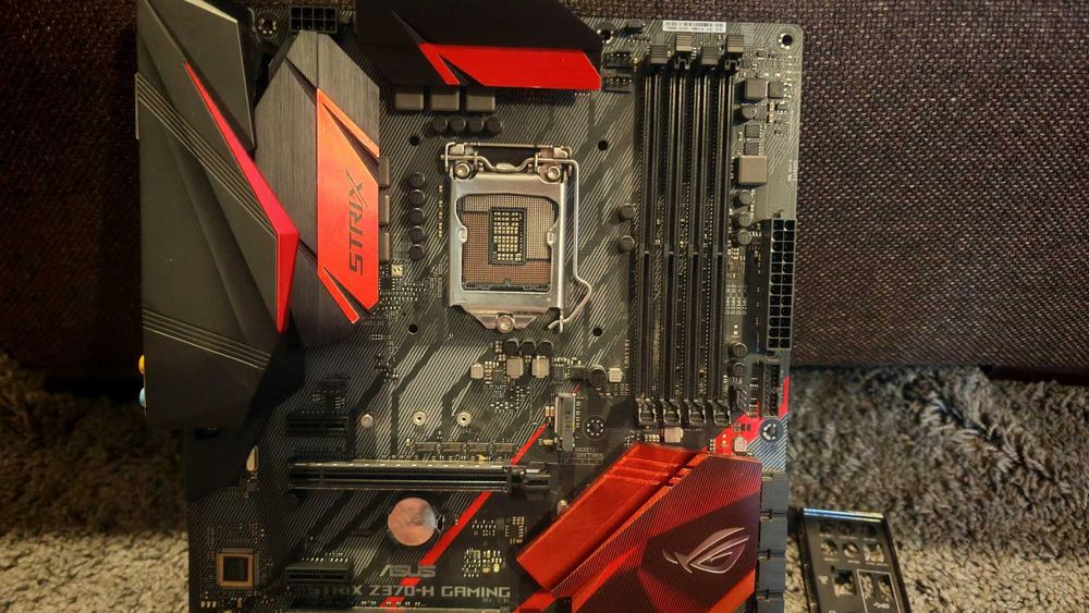 Дънна платка ASUS ROG STRIX Z370-H 1151