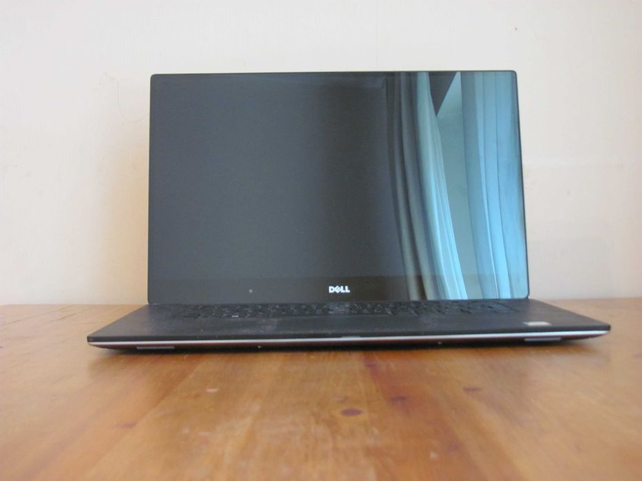 Лаптоп Dell Precision 5520, i7, 32GB RAM, 1TB SSD