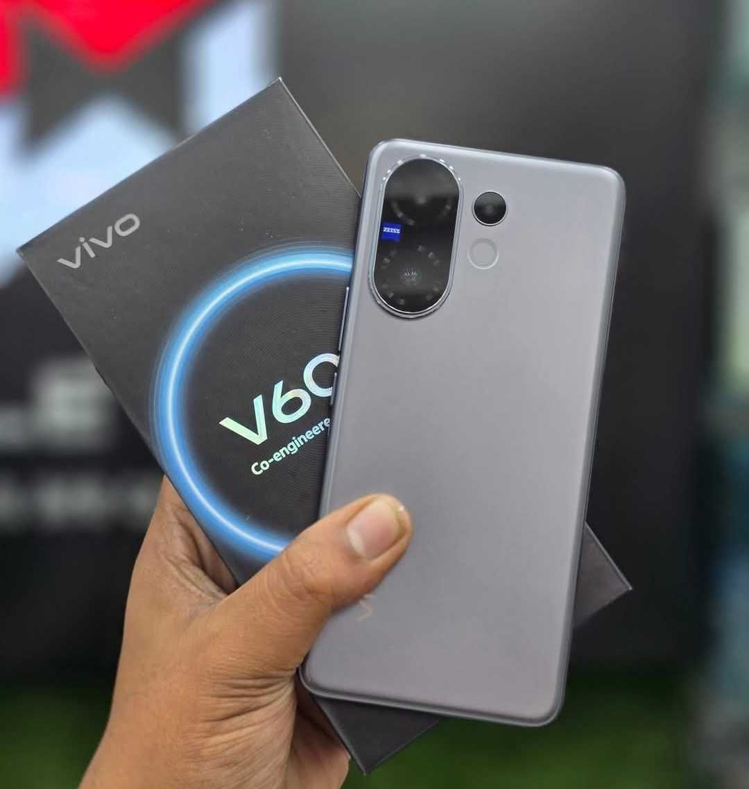 Vivo V60 Dual sim 5G  глобален, бг меню, Android auto, 2г.  гаранция