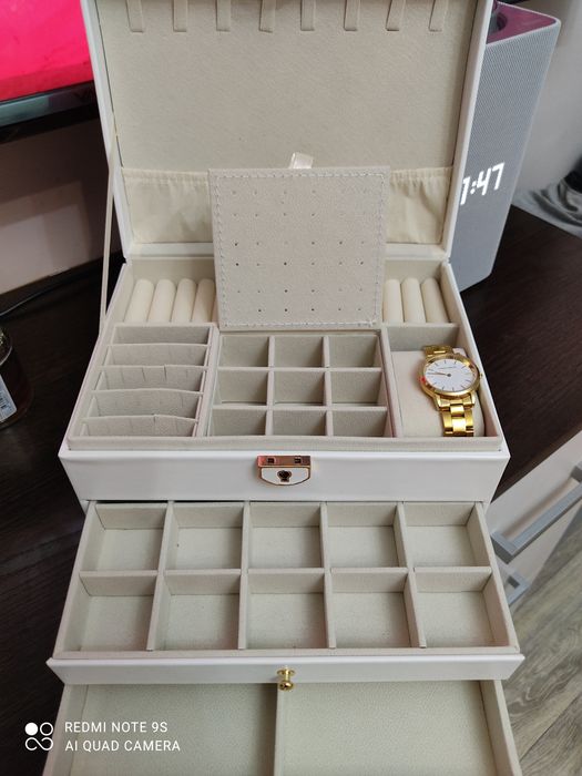 Продам шкатулку для украшений