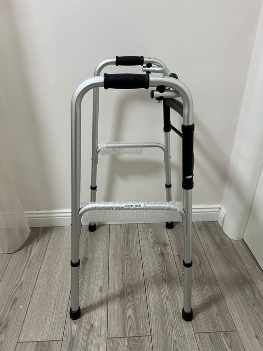 Cadru de mers , ajustabil