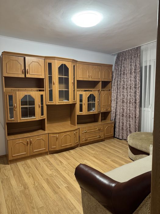 Inchiriez apartament cu 2 camere ,zona Trivale complex 2