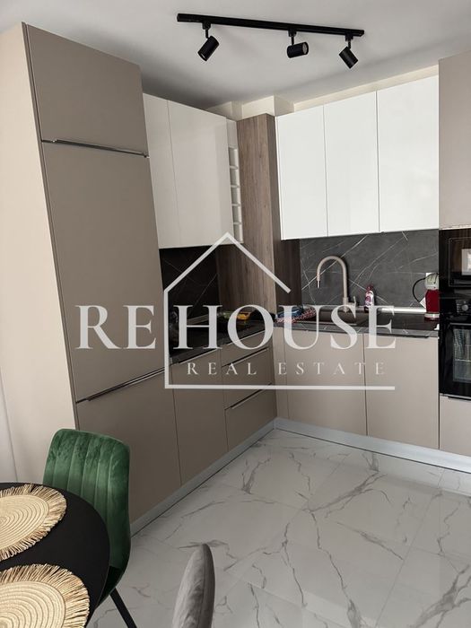 2-стаен в Варна, област-к.к. Св.Св. Константин и Елена площ 68 цена 2