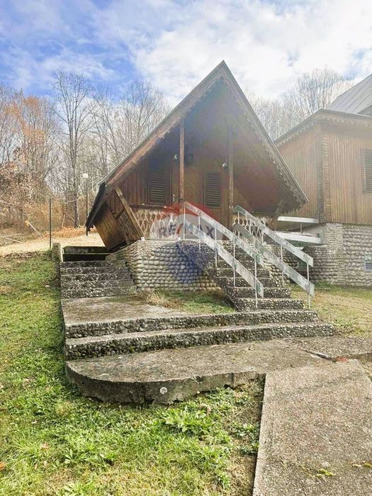 Туристическа хижа,гр. Априлци, кв. Видима TE