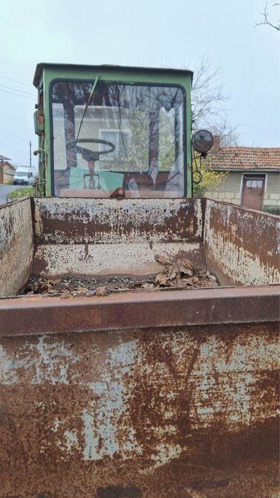 Продавам самоходно шаси Т16 М