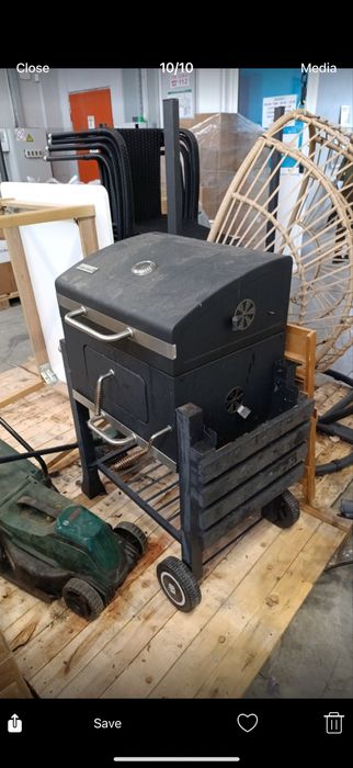 Барбекю на дървени въглища