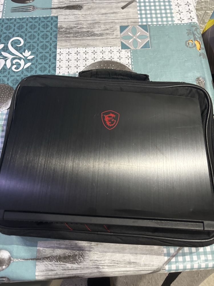 Продавам геймърски лаптоп MSİ
