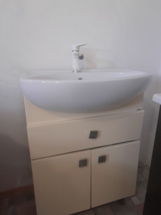 Раквина шкаф айнасы бар сатылады18000