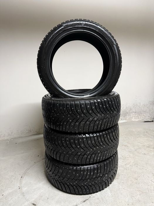Продам зимние шины 235/45/18