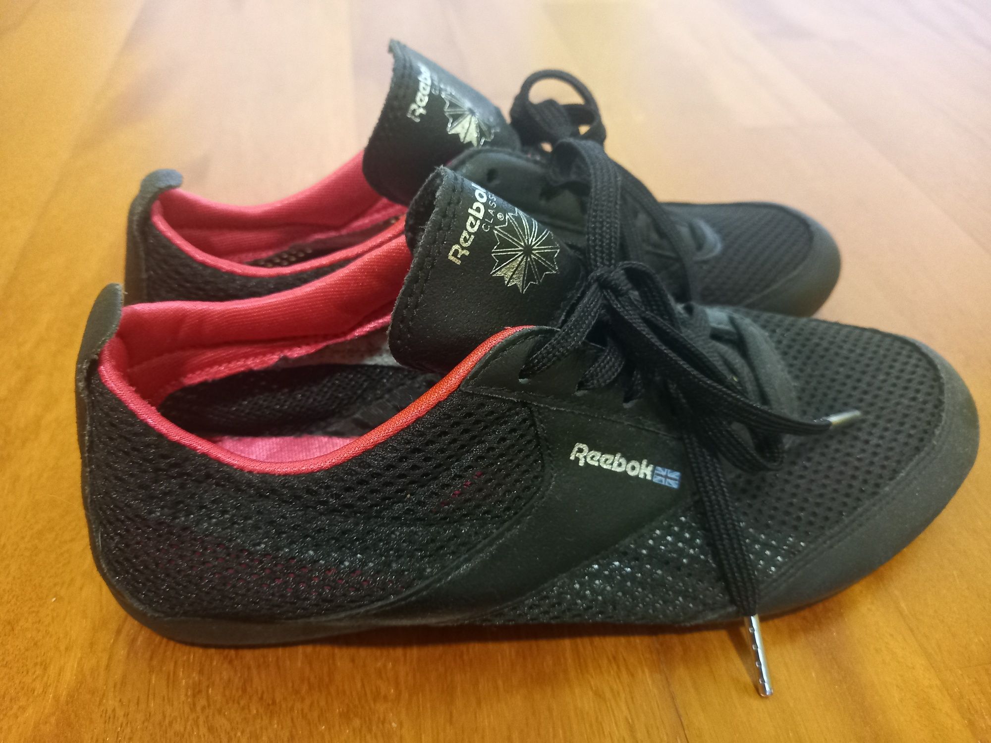 Дамски спортни обувки Reebok размер 38