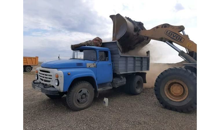 Доставка отсев щебень Песок сникерс пгс вывоз мусора навоз Уголь глина