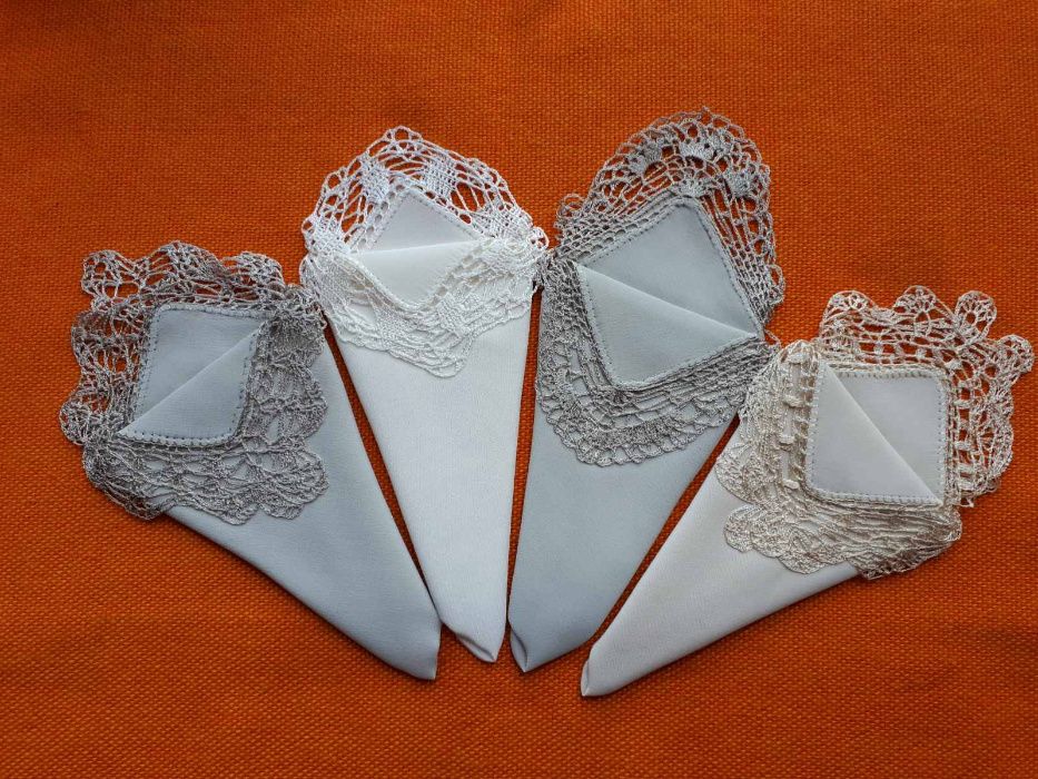 Ръчно бродирани копринени кърпички-български мотиви 4 вида,и с дантела