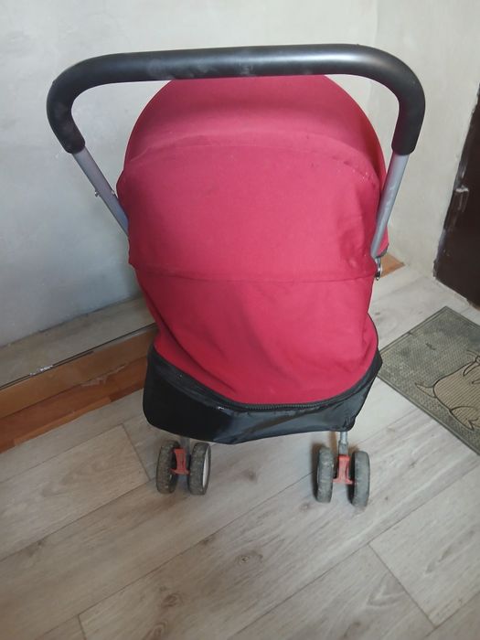 Продам коляска красный
