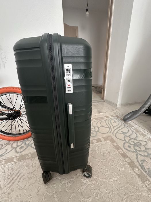 Чемодан 100л, продаю