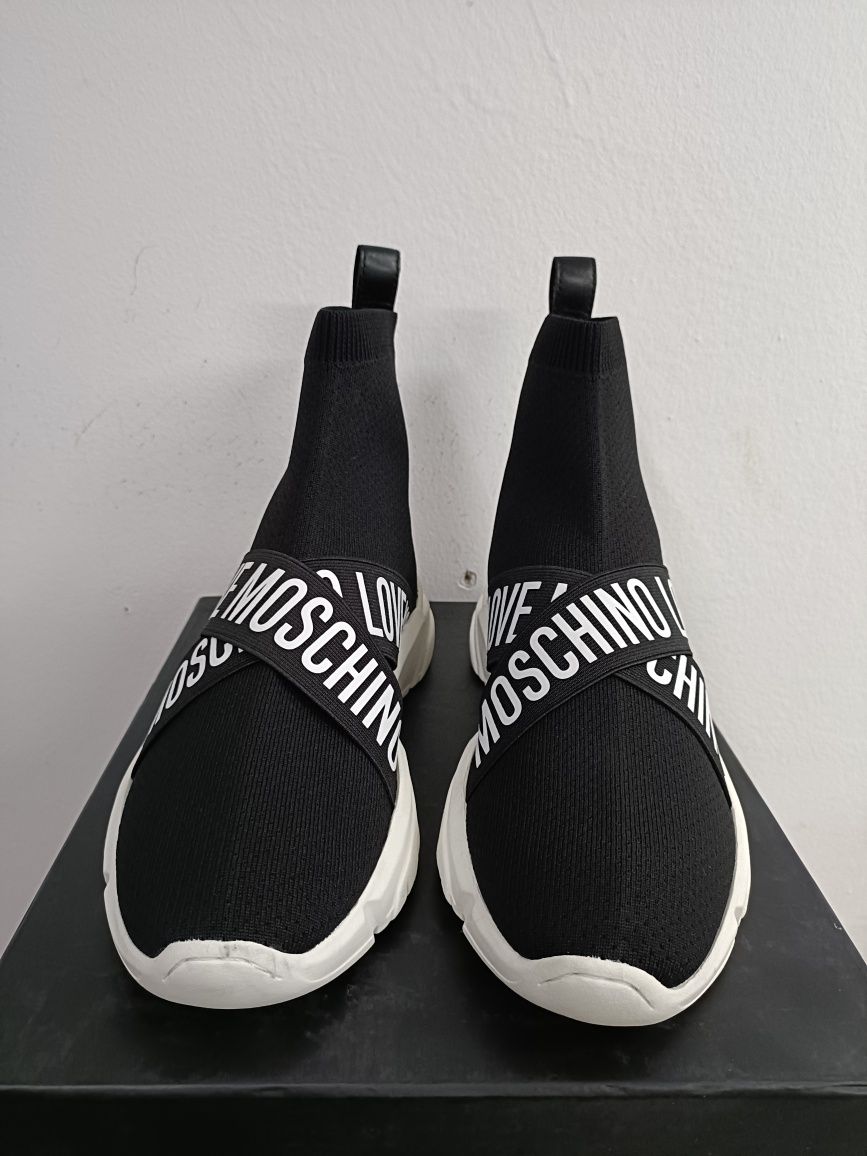 Сникърси Love Moschino номер 41