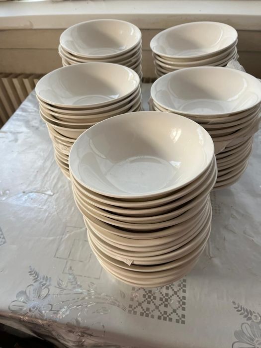 Продам тарелки 75шт