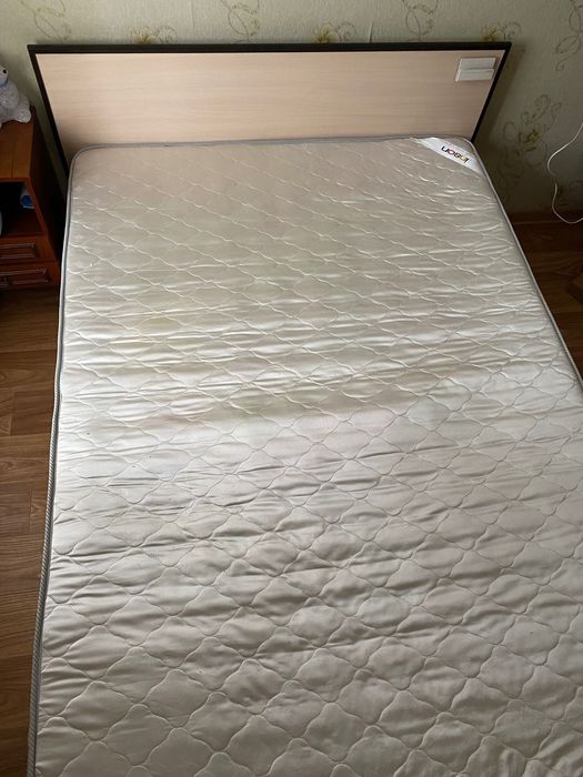 Двухспальная кровать
