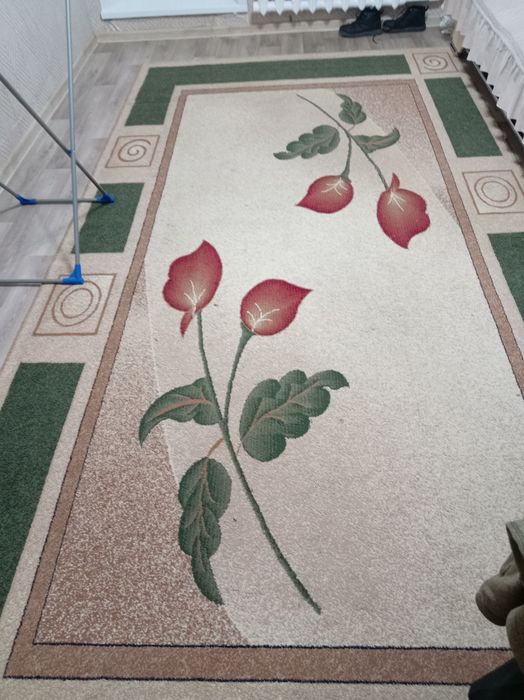 Продам ковёр в хорошем состоянии