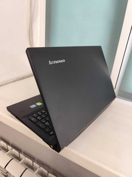 Ноутбук Lenovo core i3 SSD+HDD