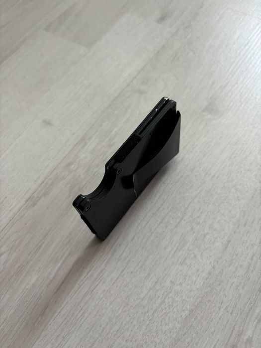 Portofel smart pentru carduri si cash