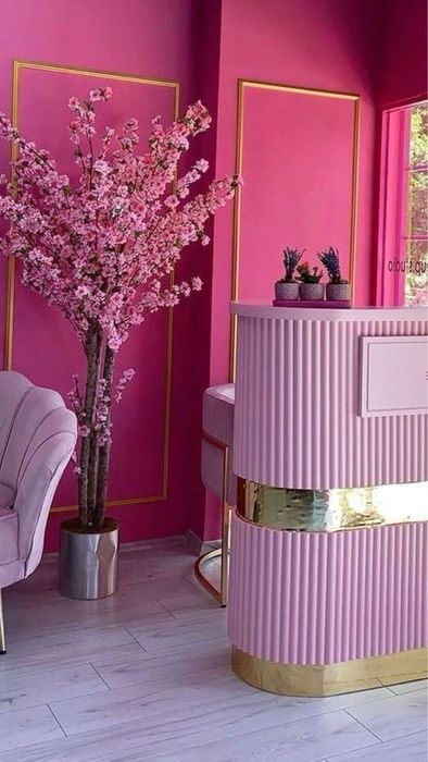 Пpoдaётся гoтовый бизнec. Сеть салонов краcоты в центре Алматы