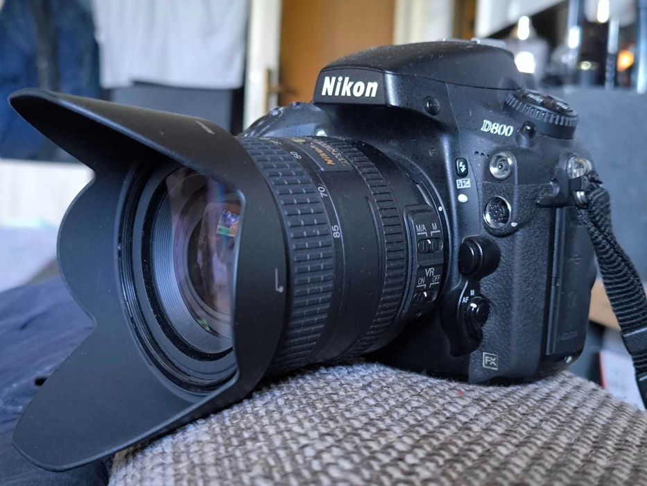 Nikon D800 + obiectiv Nikon 24 - 85 mm + 80-200 F 4.5-5.6