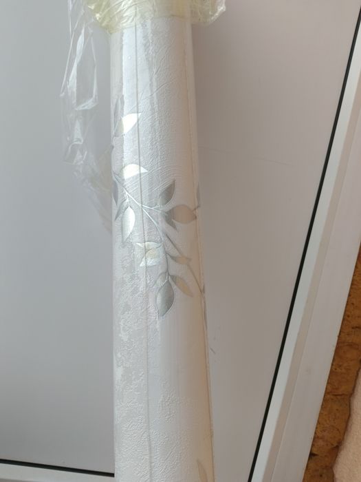 Продам обои метровый.