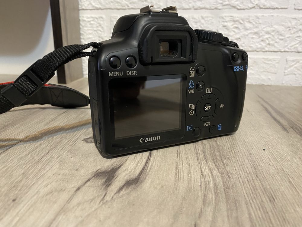 Canon 1000d продаётся