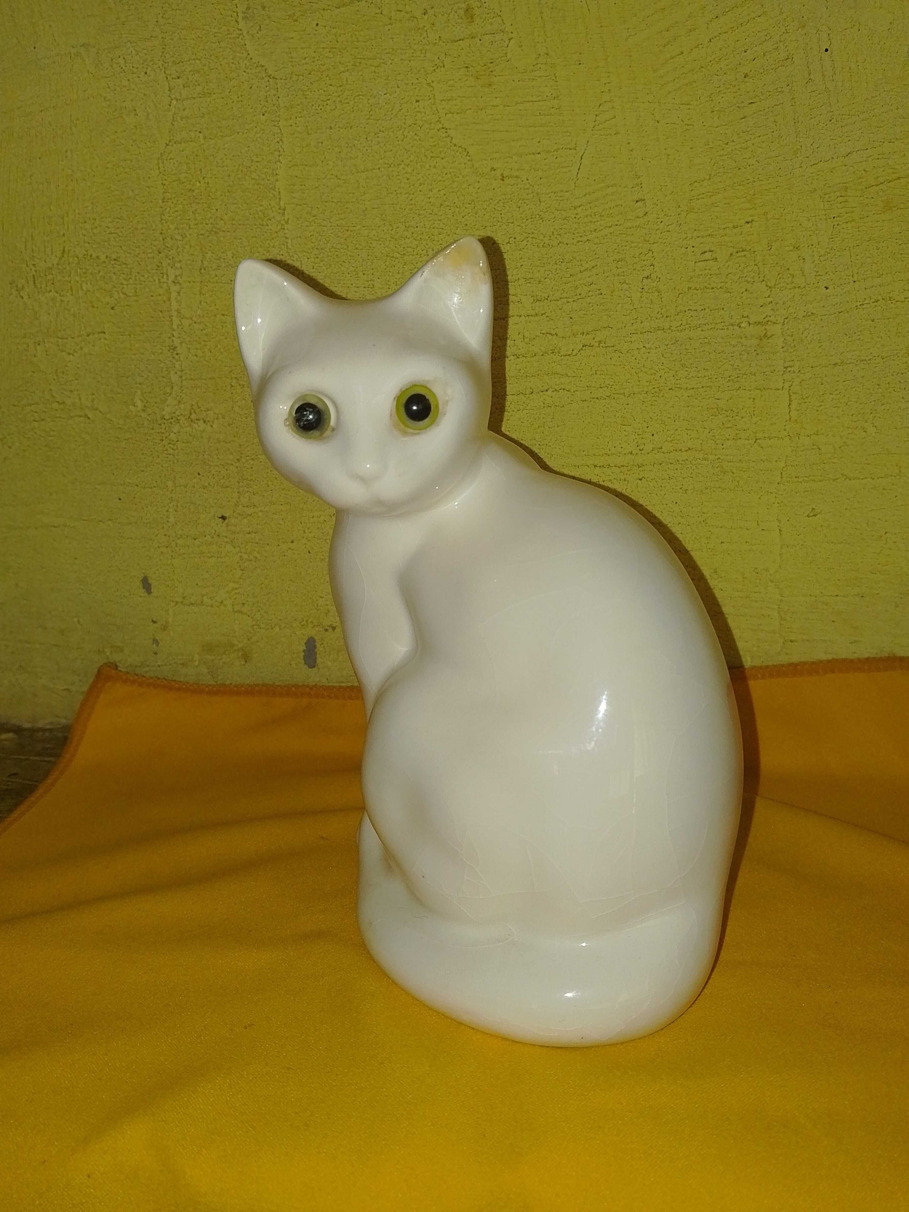 Старa Порцелановa Фигурa - Котка