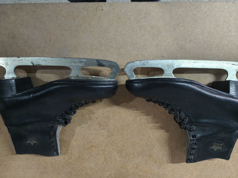 Ретро кънки за лед