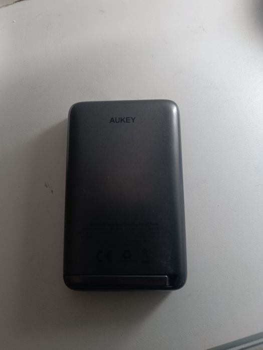 Продам повер банк полностью рабочий